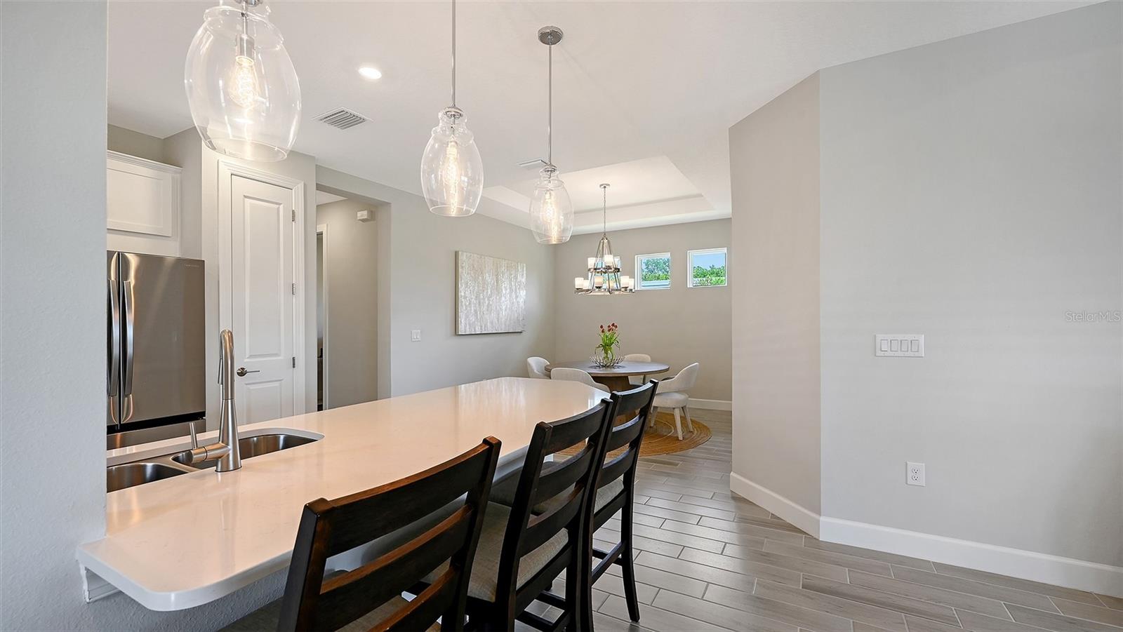 AZARIO ESPLANADE PH V - Residential