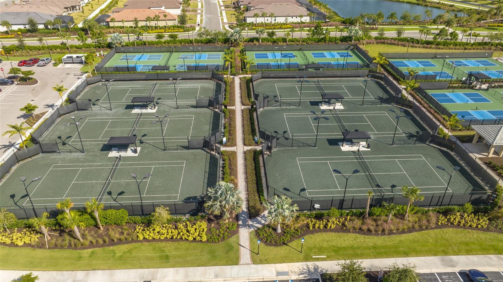 AZARIO ESPLANADE PH V - Residential