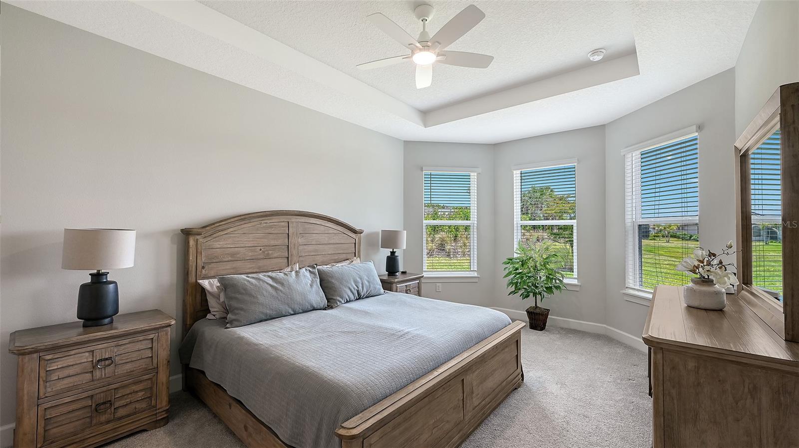 AZARIO ESPLANADE PH V - Residential