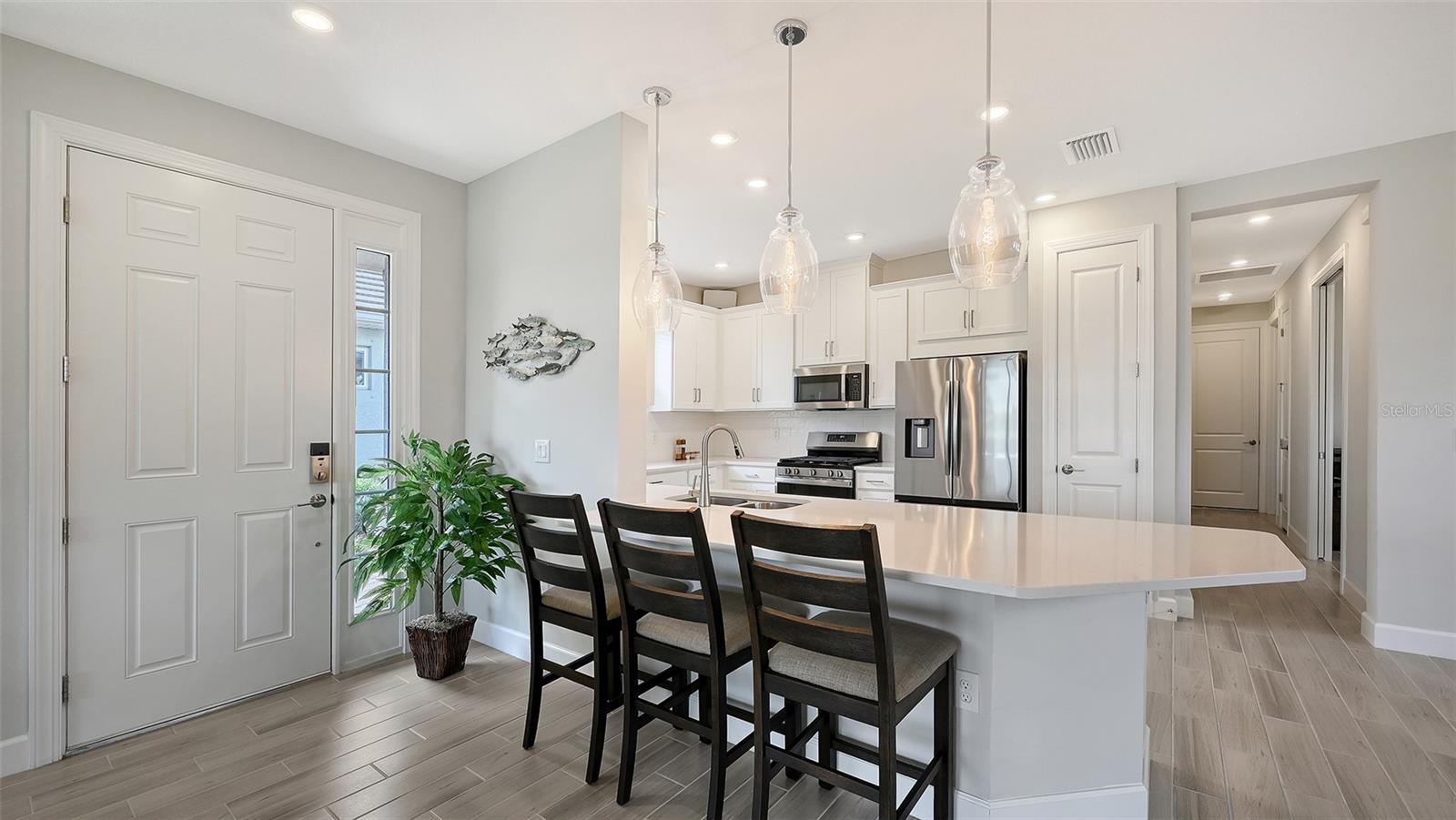 AZARIO ESPLANADE PH V - Residential