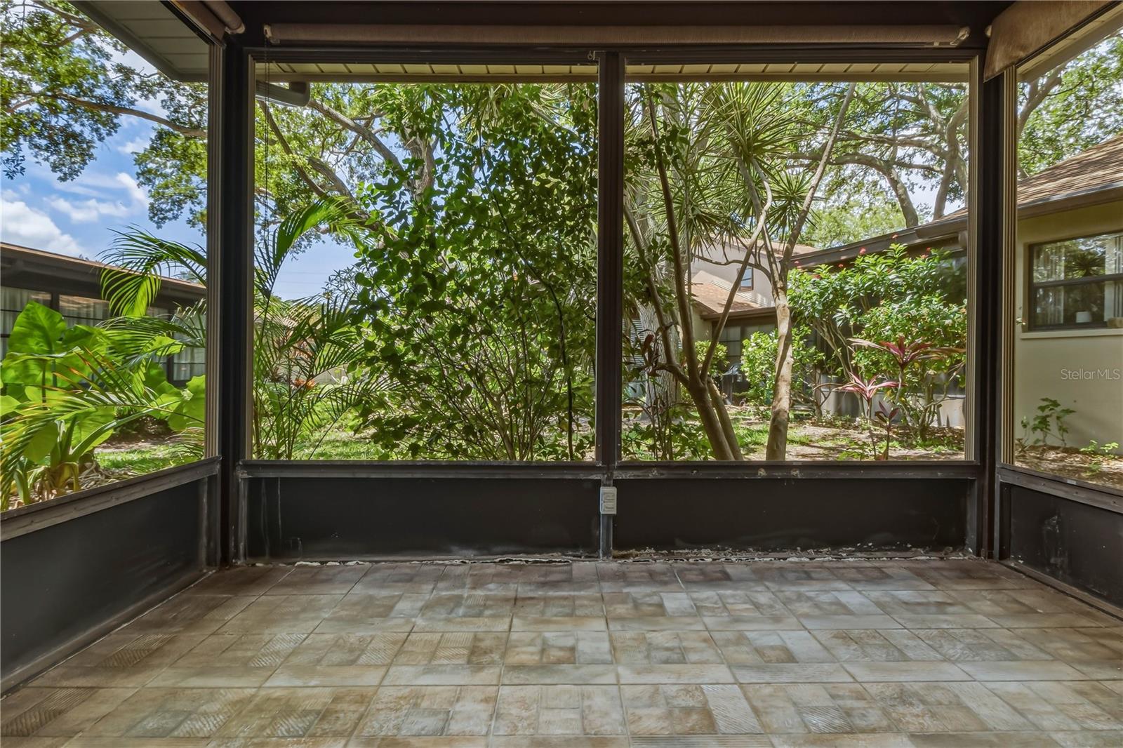 BRAEMOOR LAKE VILLAS - Residential