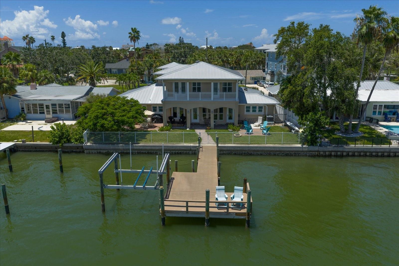 733 BAY ESPLANADE