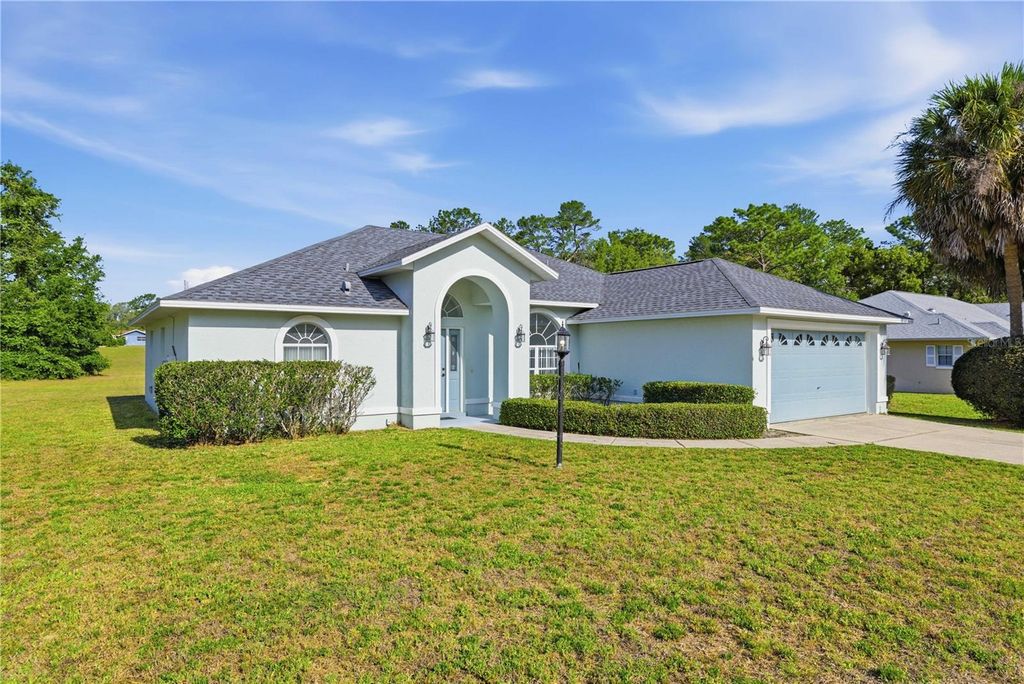 Photo of 10772 SW 53rd Circle, Ocala, FL 34476 (MLS # OM723952)