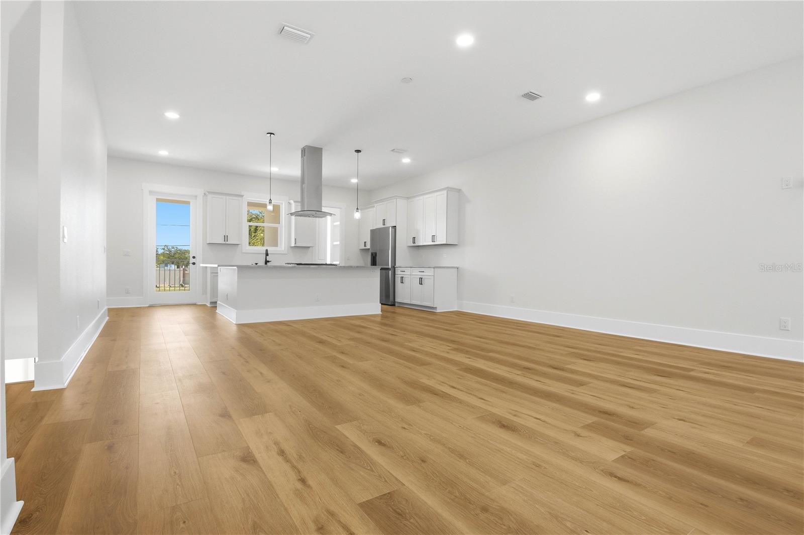 MIRA VISTA TWNHMS PH II - Residential