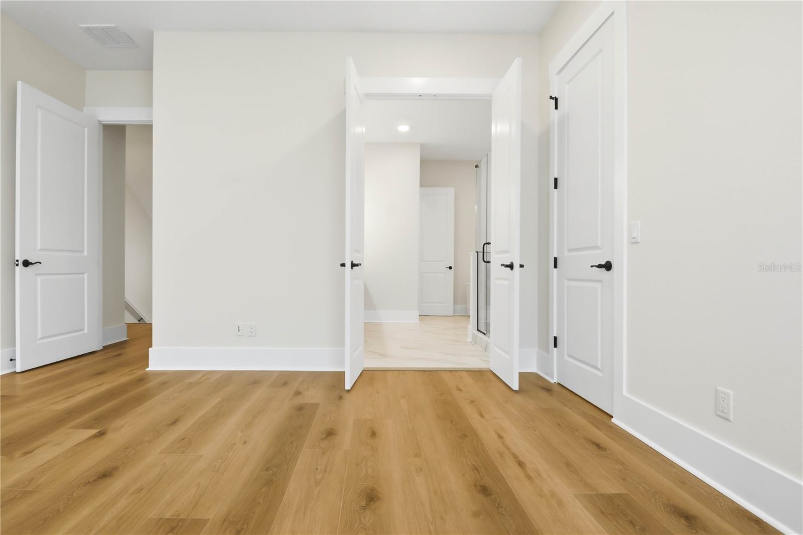 MIRA VISTA TWNHMS PH II - Residential