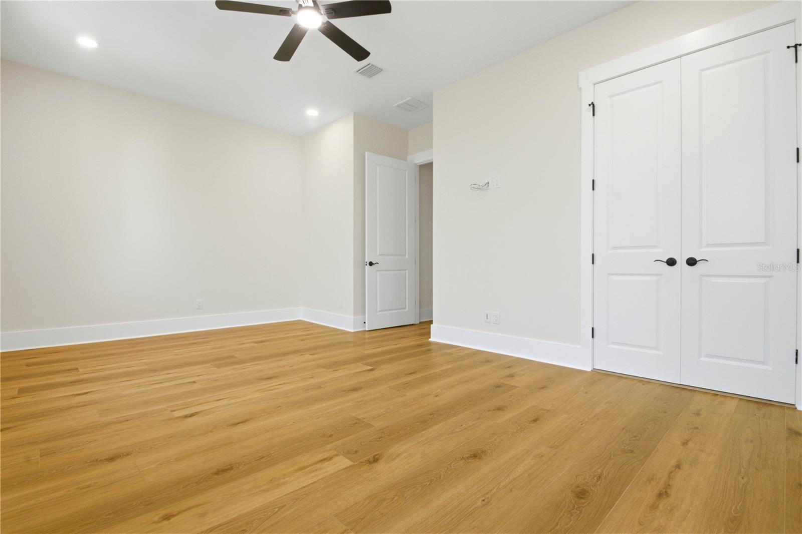 MIRA VISTA TWNHMS PH II - Residential