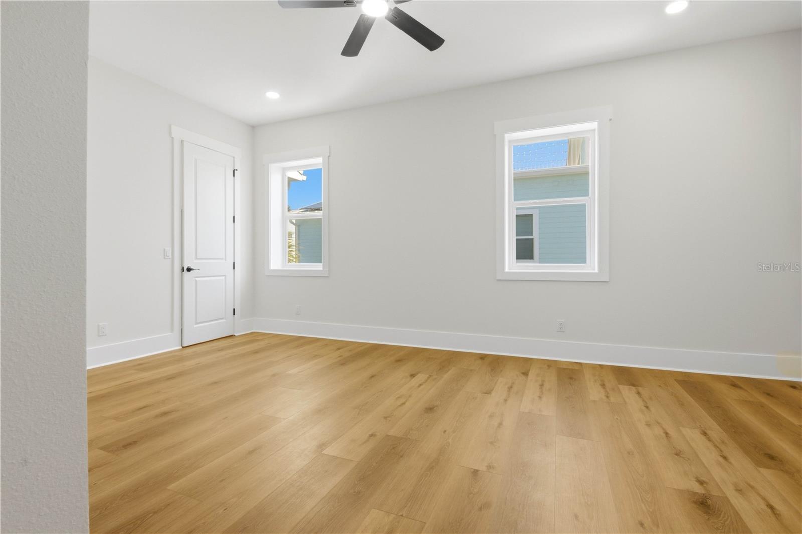 MIRA VISTA TWNHMS PH II - Residential