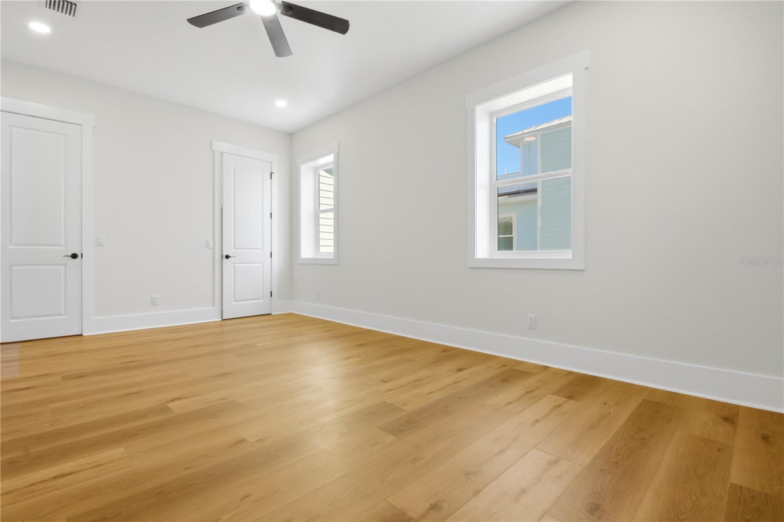 MIRA VISTA TWNHMS PH II - Residential