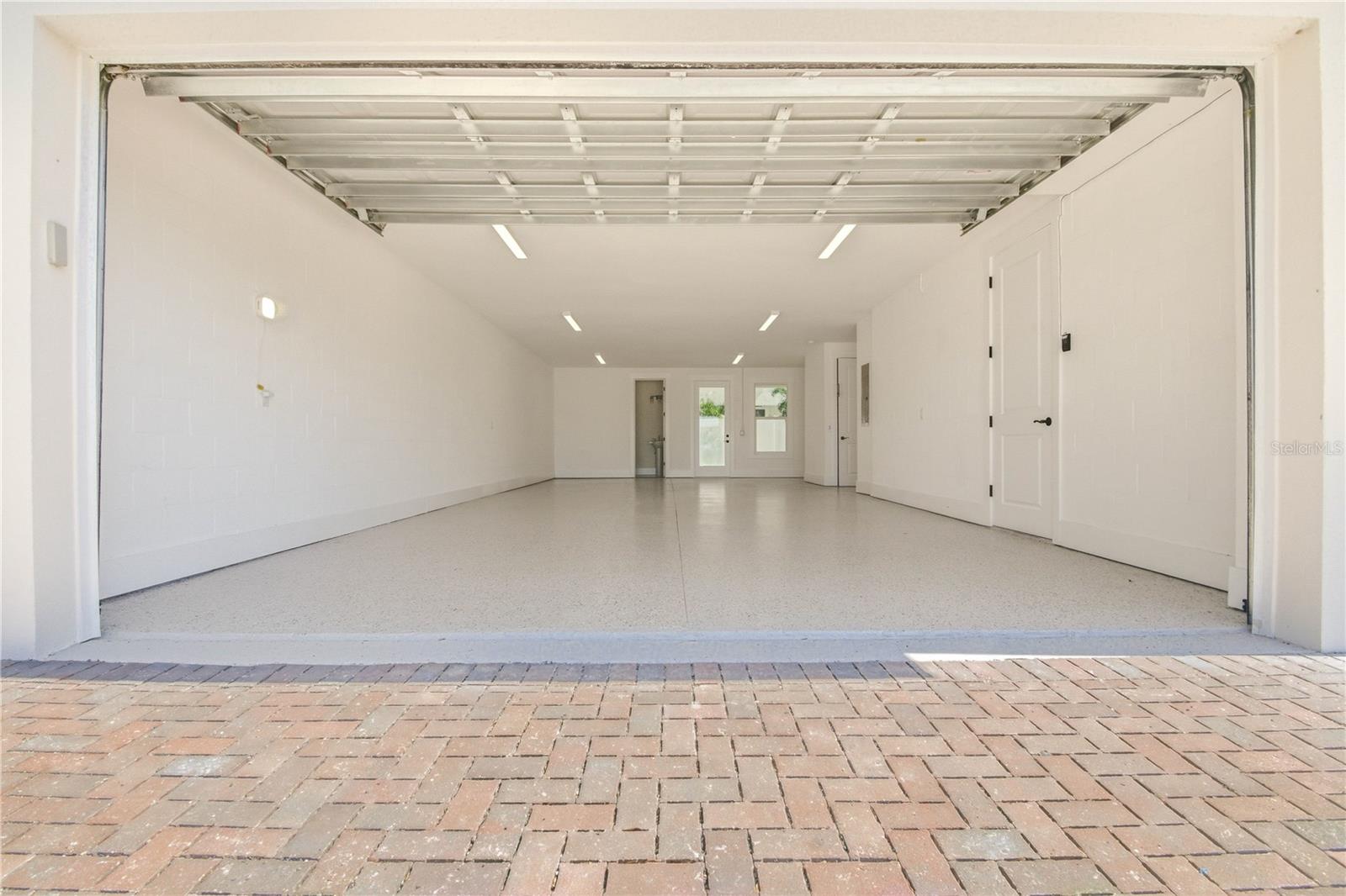MIRA VISTA TWNHMS PH II - Residential