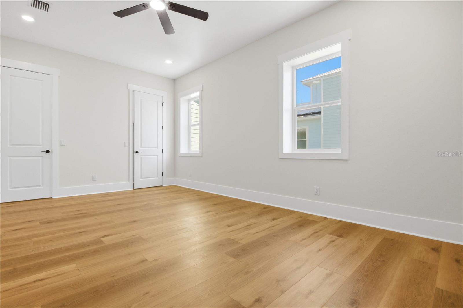 MIRA VISTA TWNHMS PH II - Residential