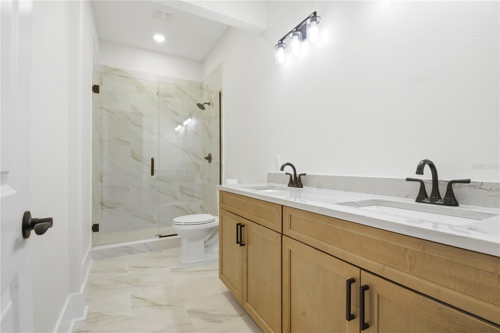 MIRA VISTA TWNHMS PH II - Residential