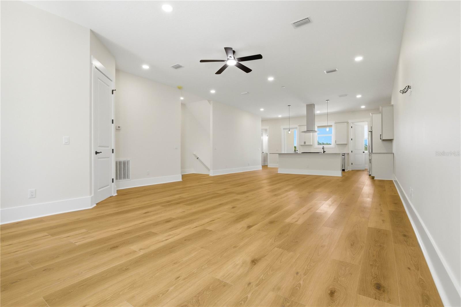 MIRA VISTA TWNHMS PH II - Residential
