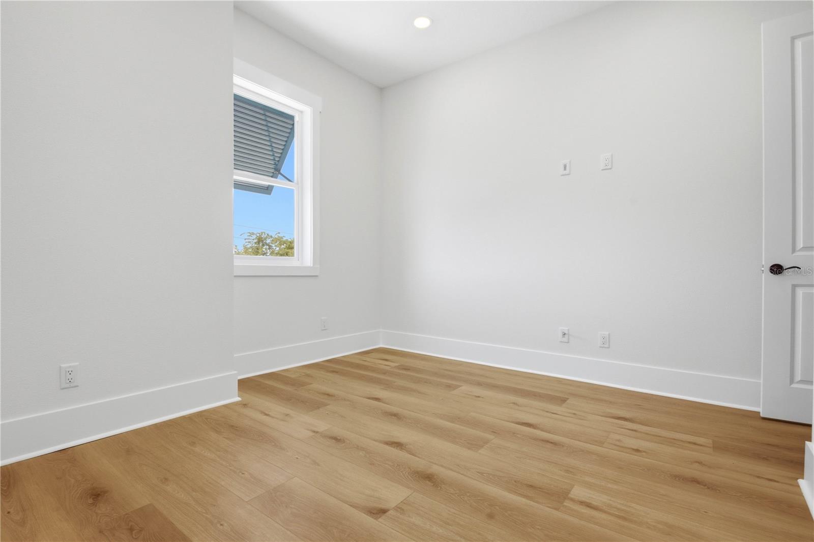 MIRA VISTA TWNHMS PH II - Residential