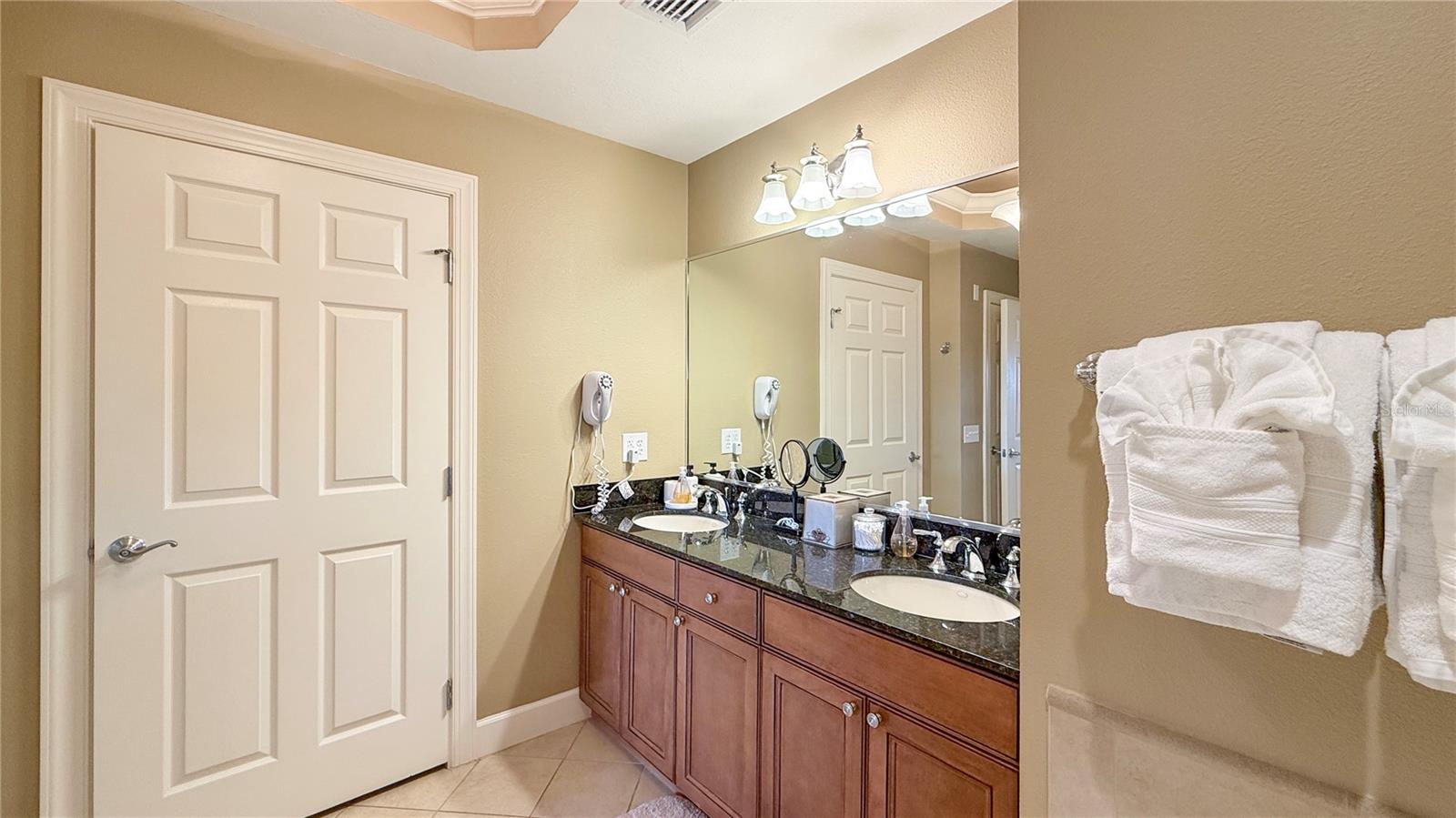 CENTRE COURT RIDGE CONDO PH 11 BLDG K - Residential