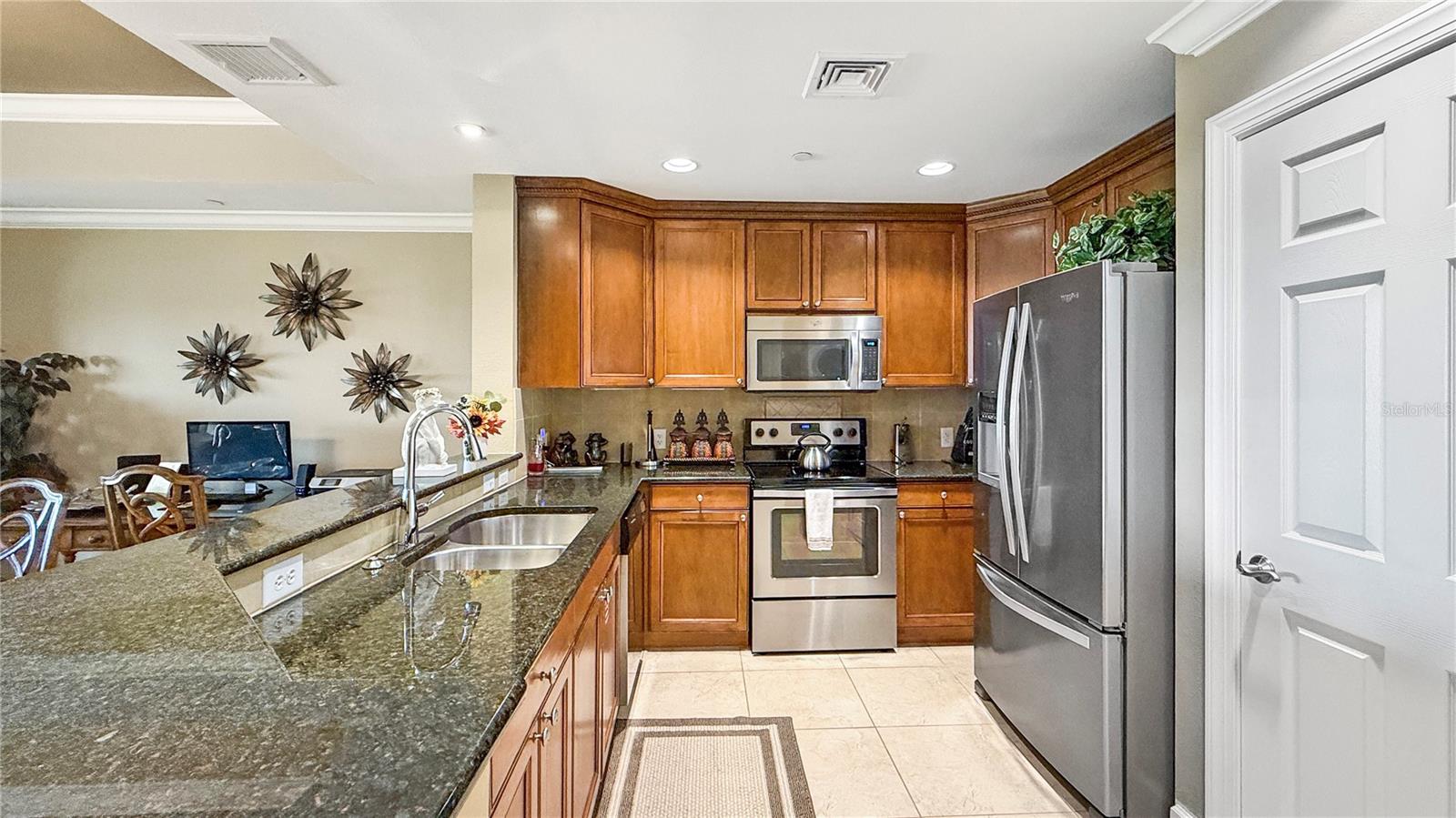 CENTRE COURT RIDGE CONDO PH 11 BLDG K - Residential