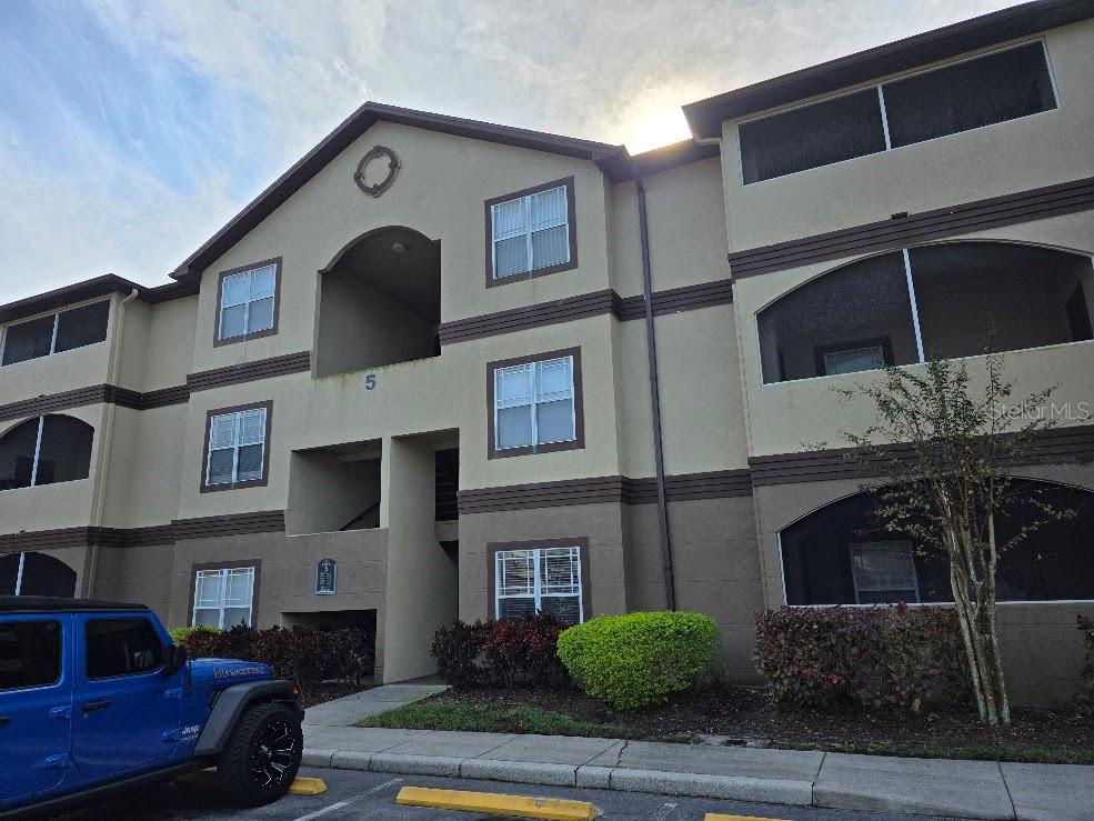 THE PROMENADE AT TAMPA PALMS A - Residential Lease