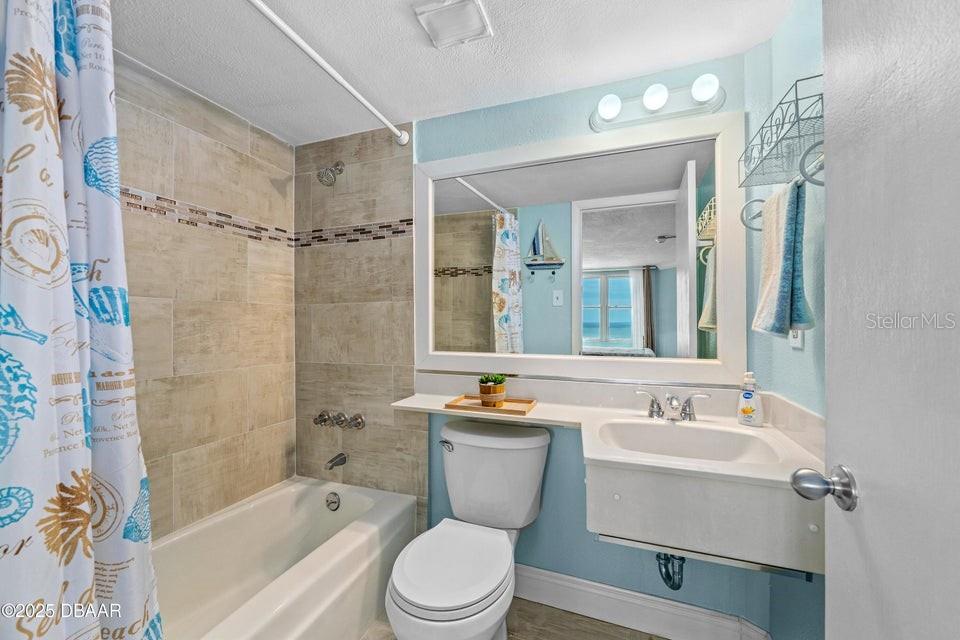 HAWAIIAN INN LC - Residential