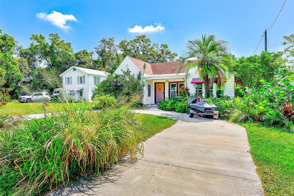 Photo of 519 11th Avenue NW, Largo, FL 33770 (MLS # TB8438905)