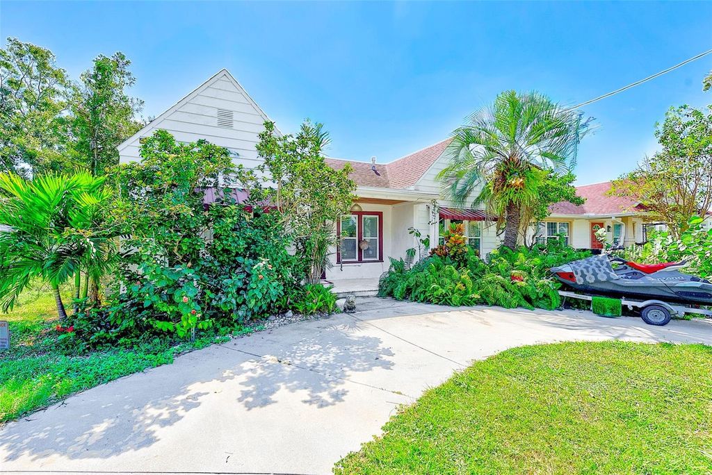 Photo of 519 11th Avenue NW, Largo, FL 33770 (MLS # TB8438905)