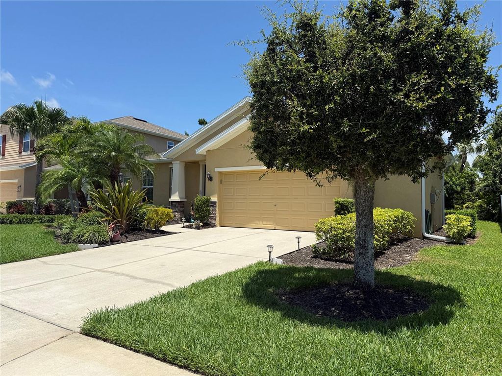 Photo of 6121 35th Court E, Bradenton, FL 34203 (MLS # A4653677)