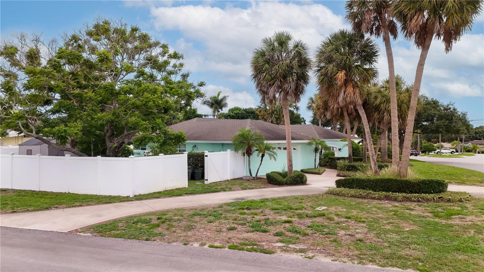 301 PALM DRIVE