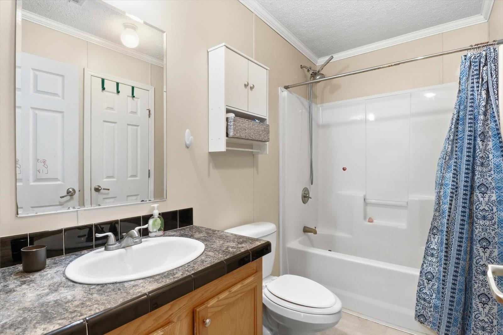 CRYSTAL MANOR UNIT 01 - Residential