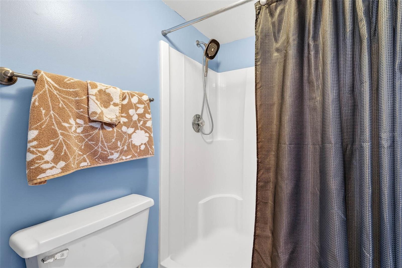 COVE CAY VILLAGE III - Residential