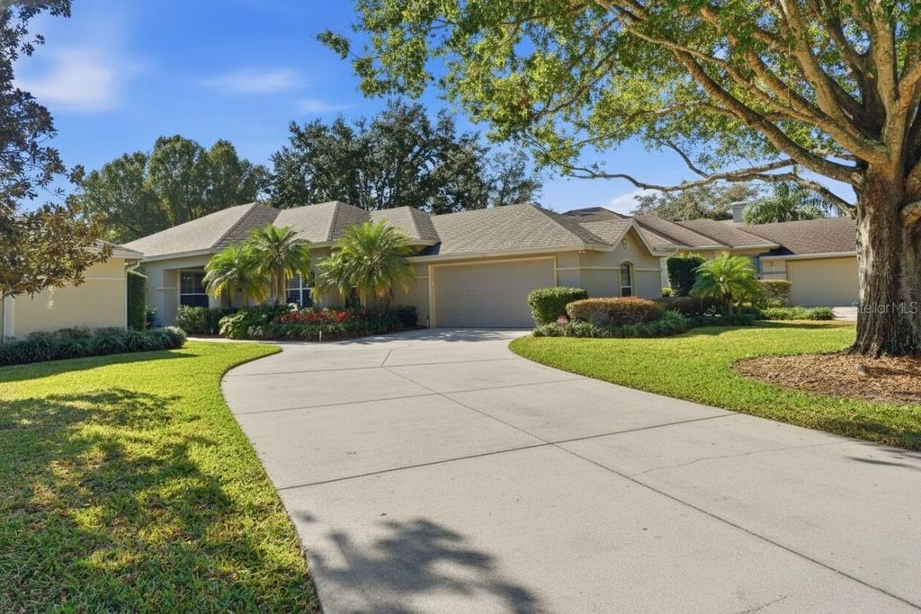 Photo of 106 Jardin Lane, Winter Haven, FL 33884 (MLS # L4958336)