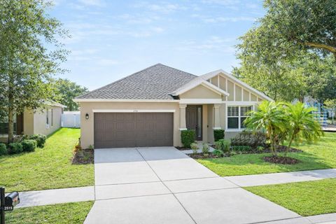 Photo of 2918 Winglewood Circle, Lutz, FL 33558 (MLS # TB8454452)
