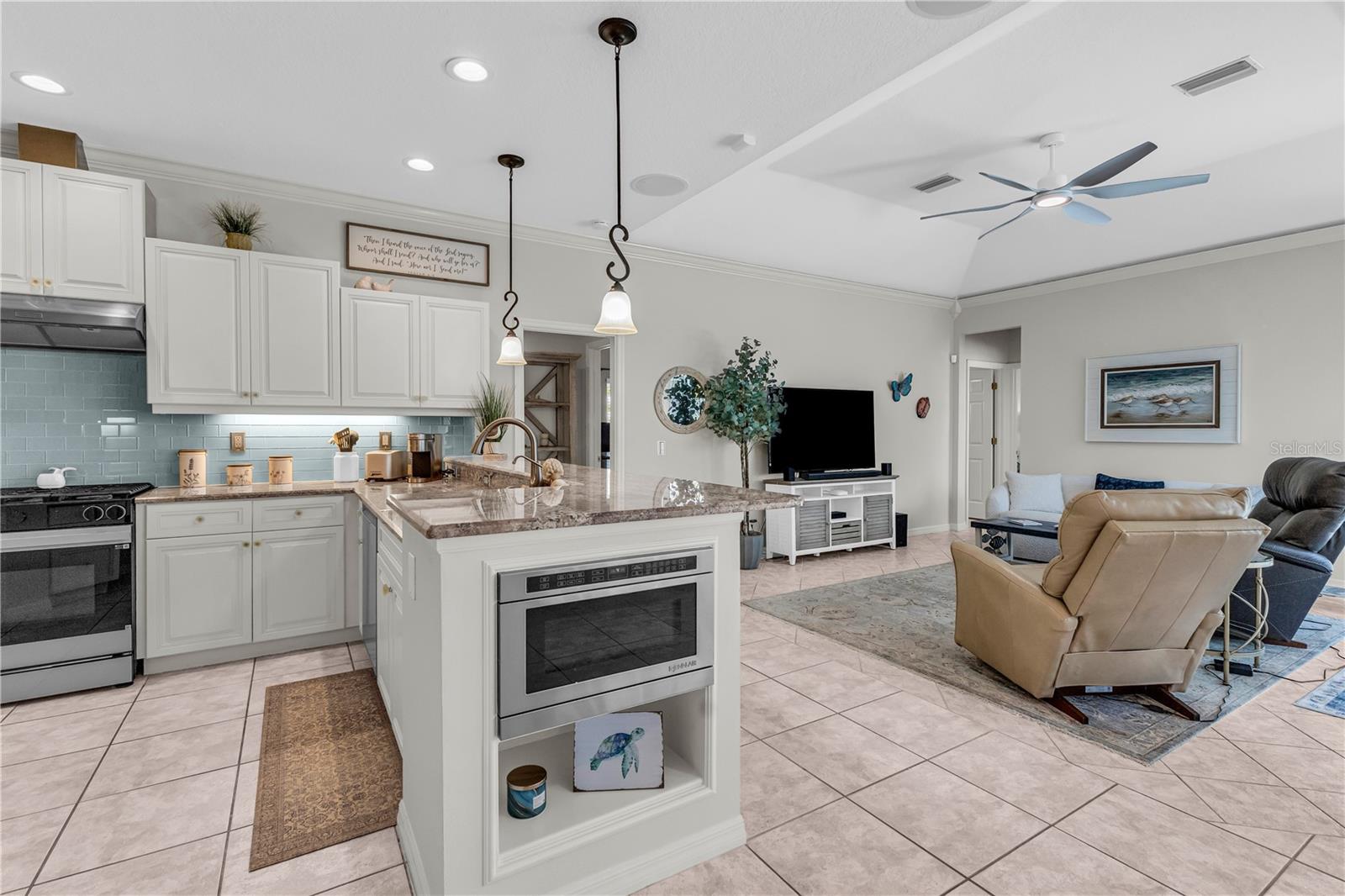 EDGEWATER VILLAGE SUBPHASE B - Residential