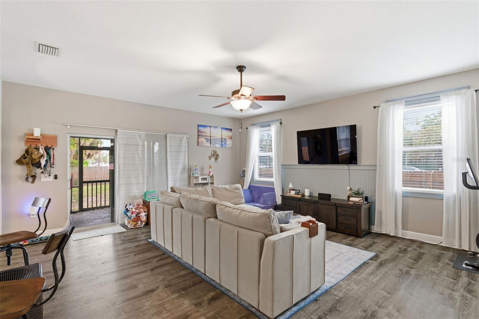 ELLIOTTS E E SUB - Residential