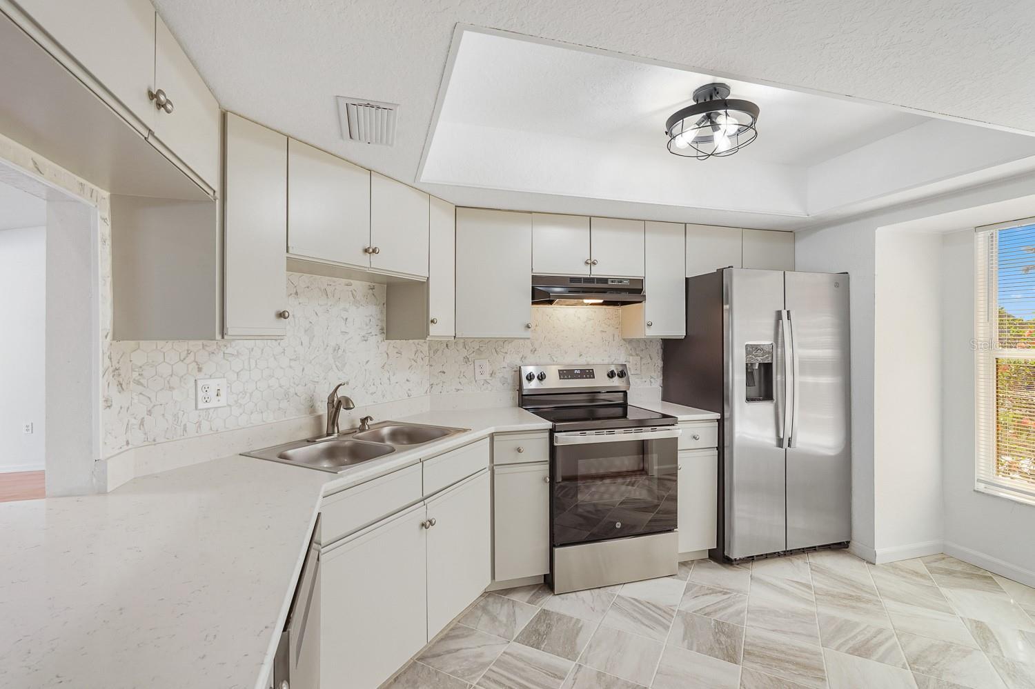 MEADOW RUN AT JACARANDA - Residential