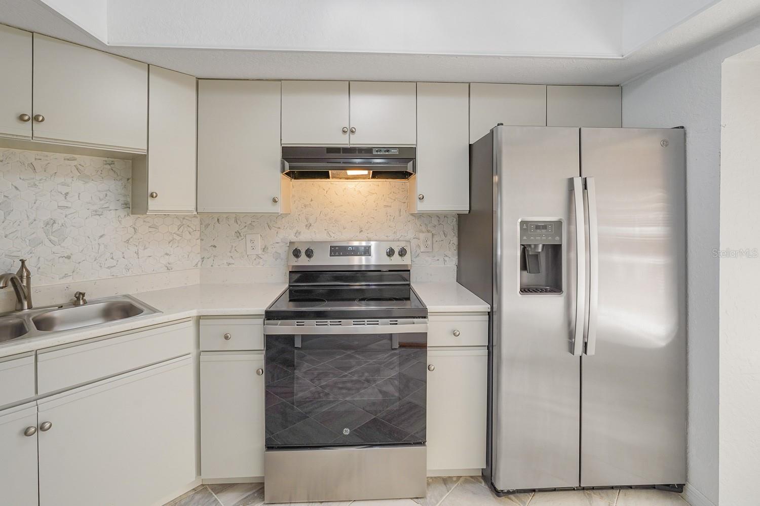 MEADOW RUN AT JACARANDA - Residential