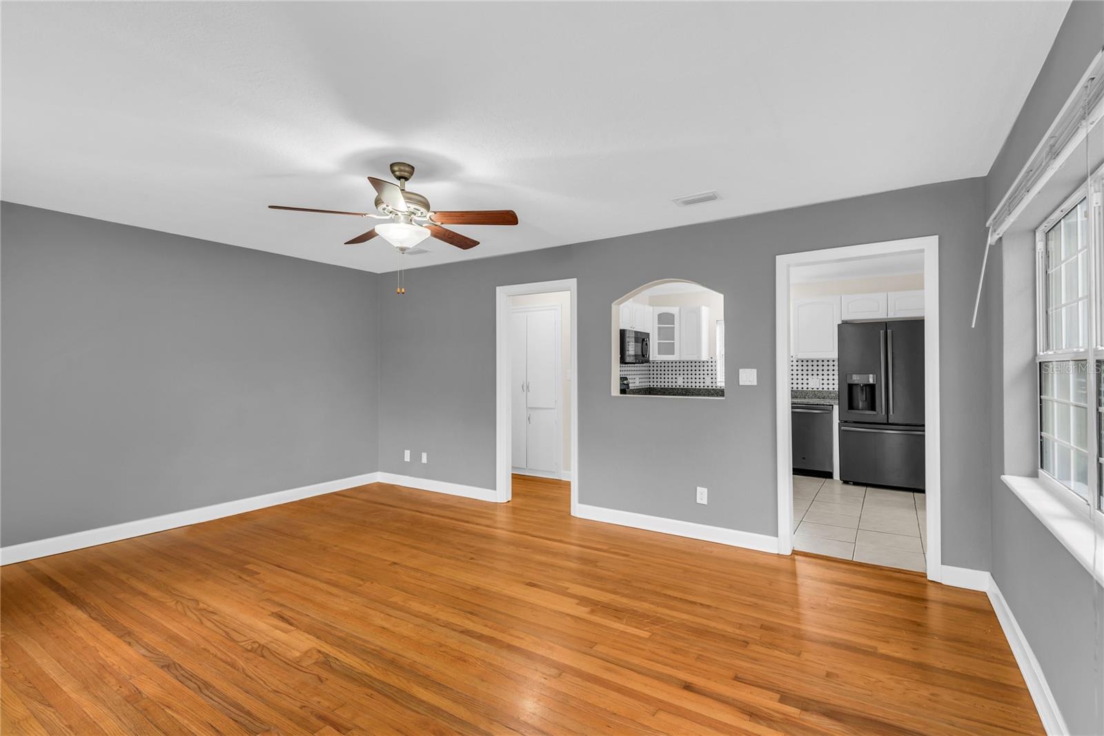 EDGEWATER - Residential