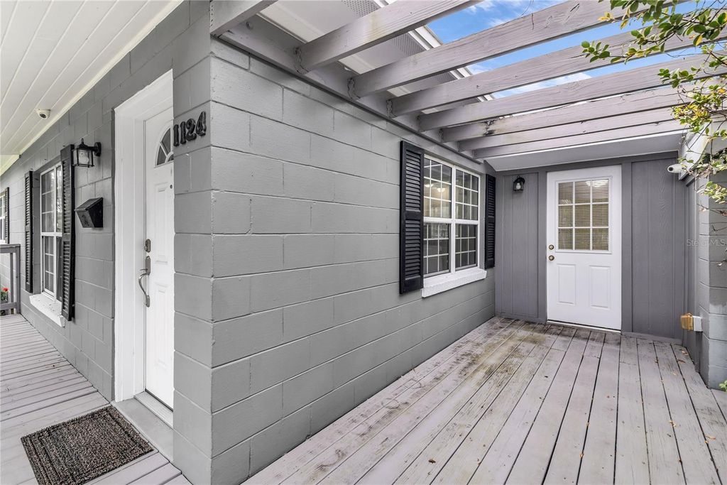 Photo of 1124 Edgewater Court, Orlando, FL 32804 (MLS # O6370190)