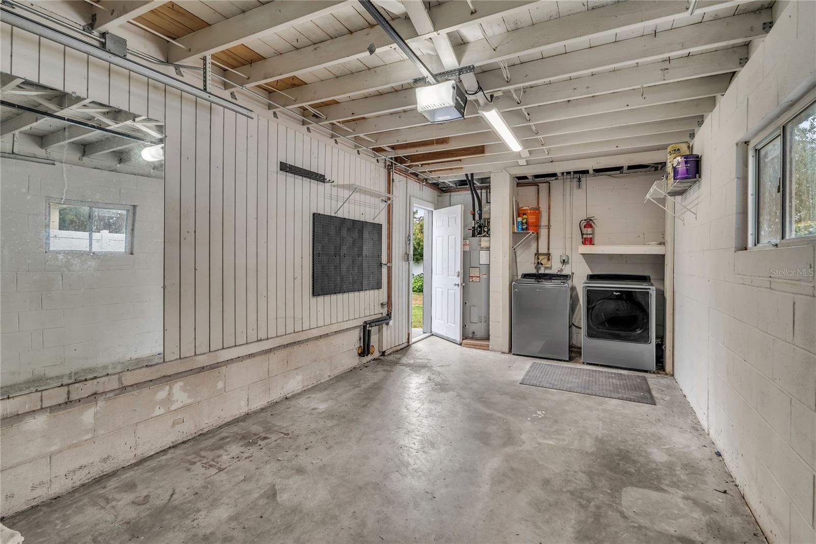 EDGEWATER - Residential