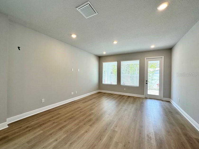 SUTHERLAND TOWN OF - Residential Lease