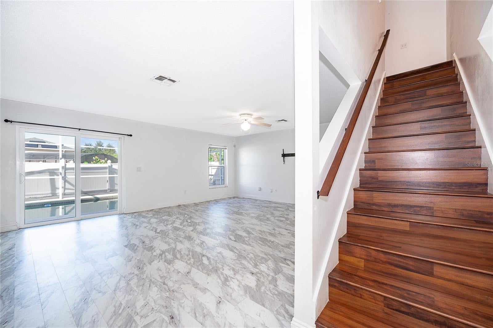 3102 HOLLAND DRIVE