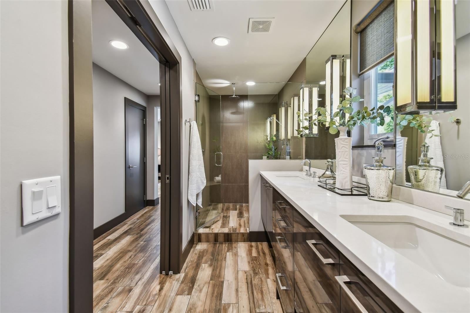 BAYSHORE ESTATES 4 - Residential