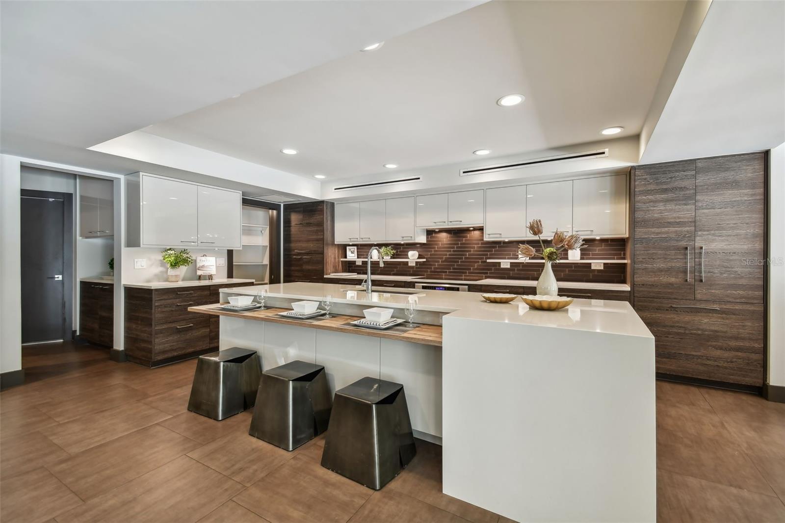 BAYSHORE ESTATES 4 - Residential