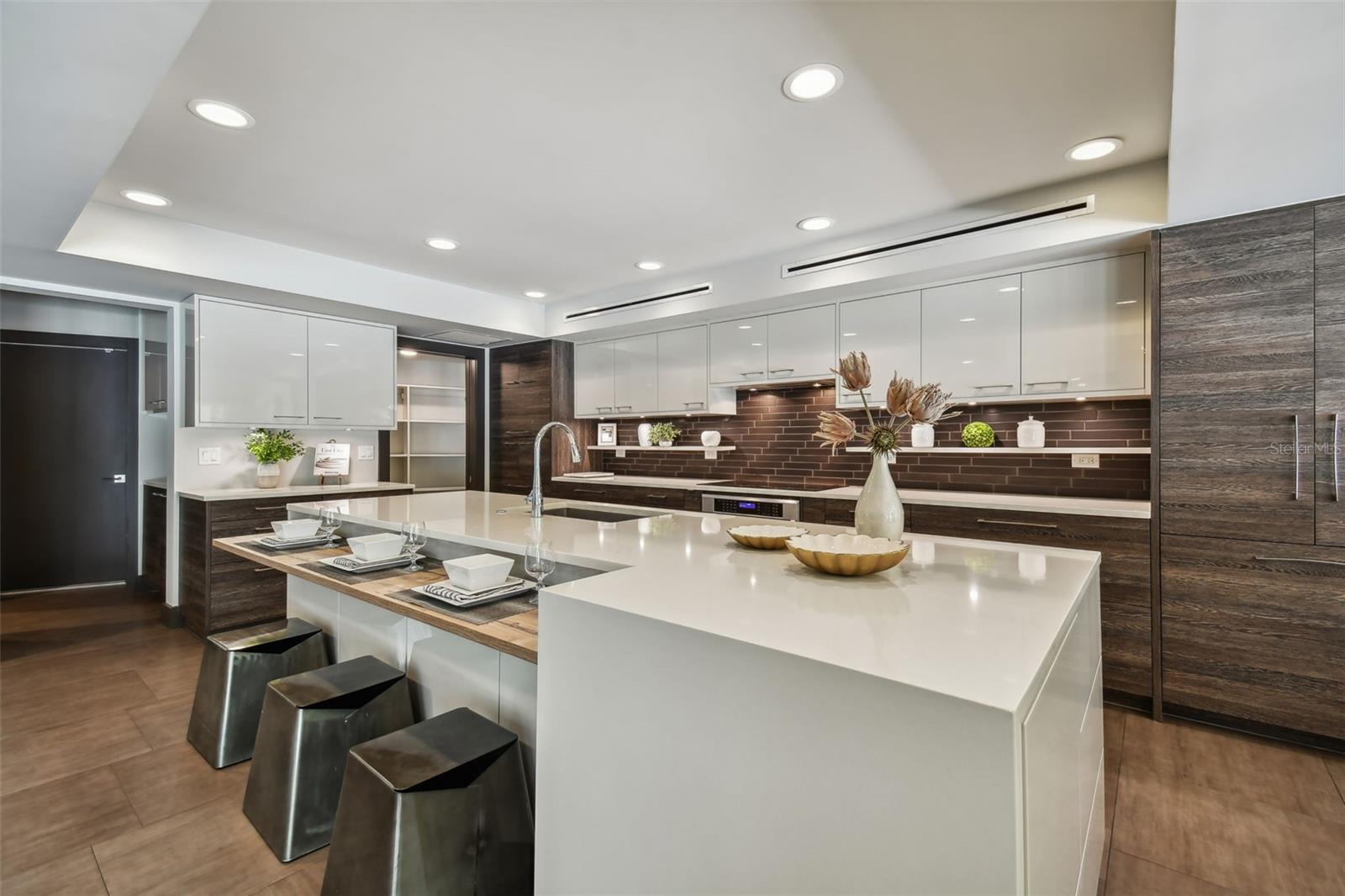 BAYSHORE ESTATES 4 - Residential