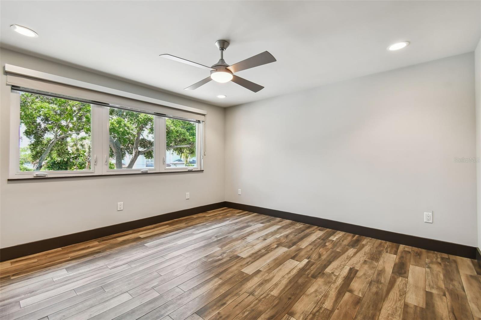 BAYSHORE ESTATES 4 - Residential