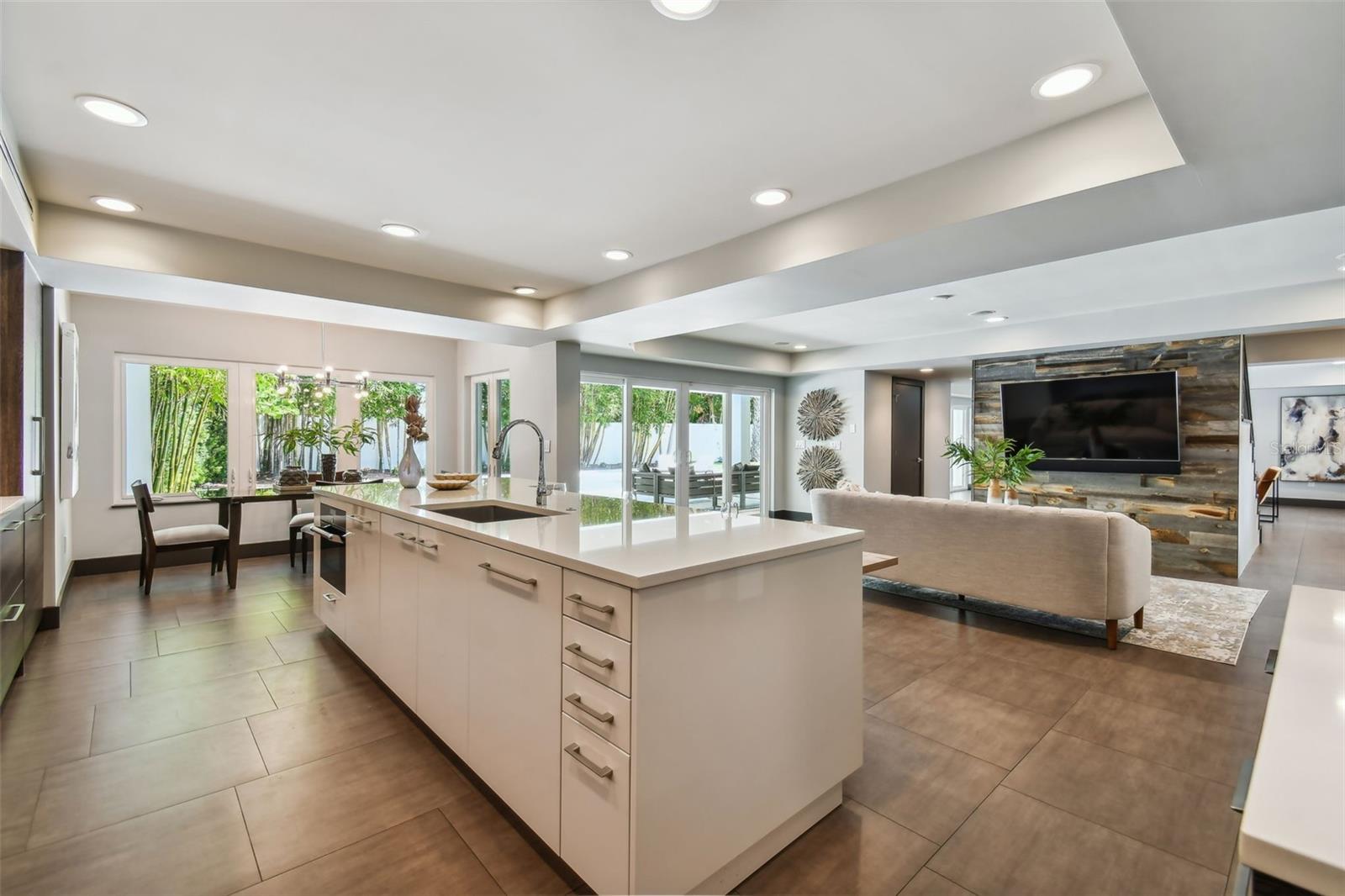 BAYSHORE ESTATES 4 - Residential