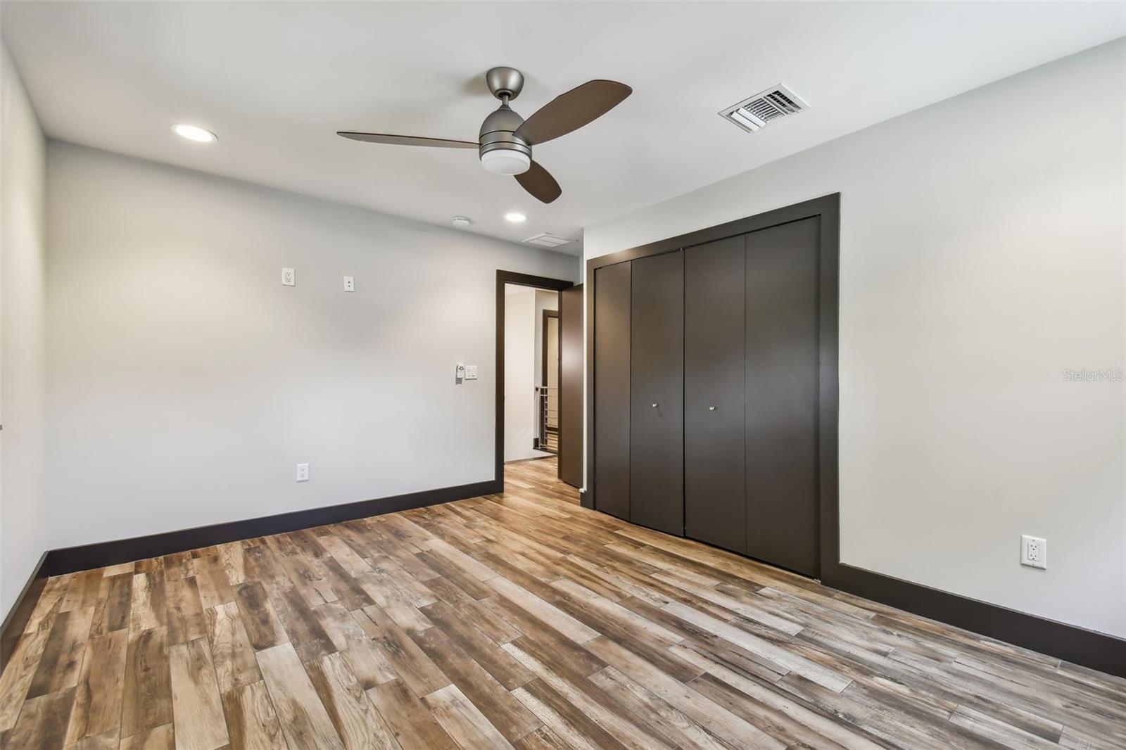 BAYSHORE ESTATES 4 - Residential