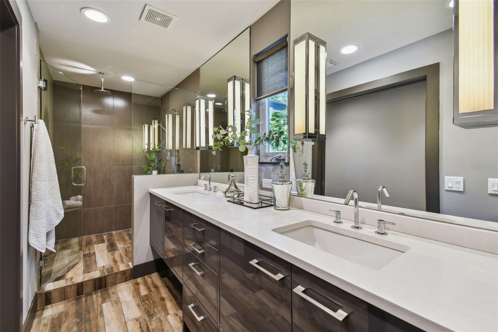 BAYSHORE ESTATES 4 - Residential