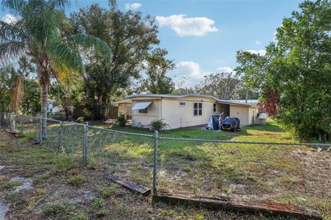 A home in LAKE WALES