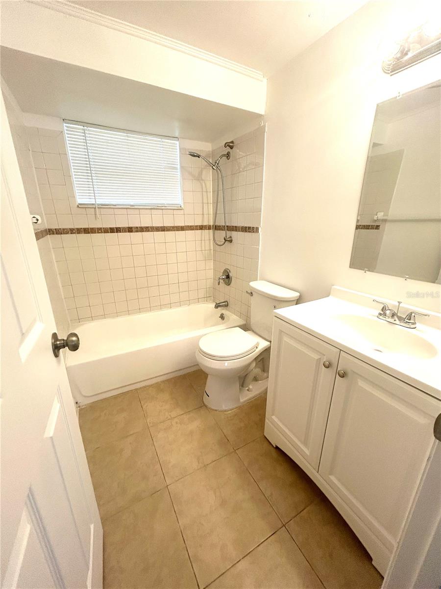 BEACON SQUARE - Residential Lease