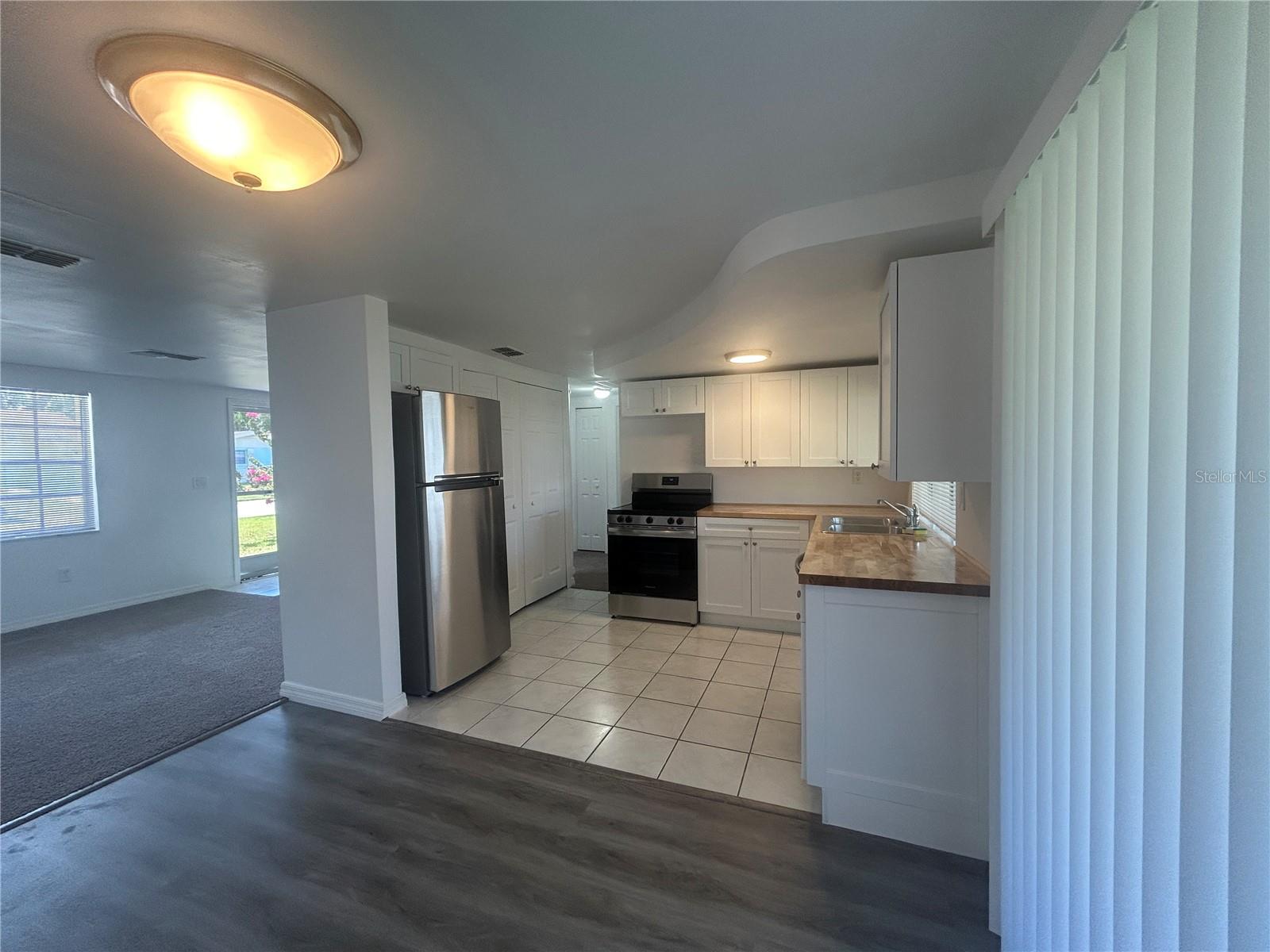 BEACON SQUARE - Residential Lease