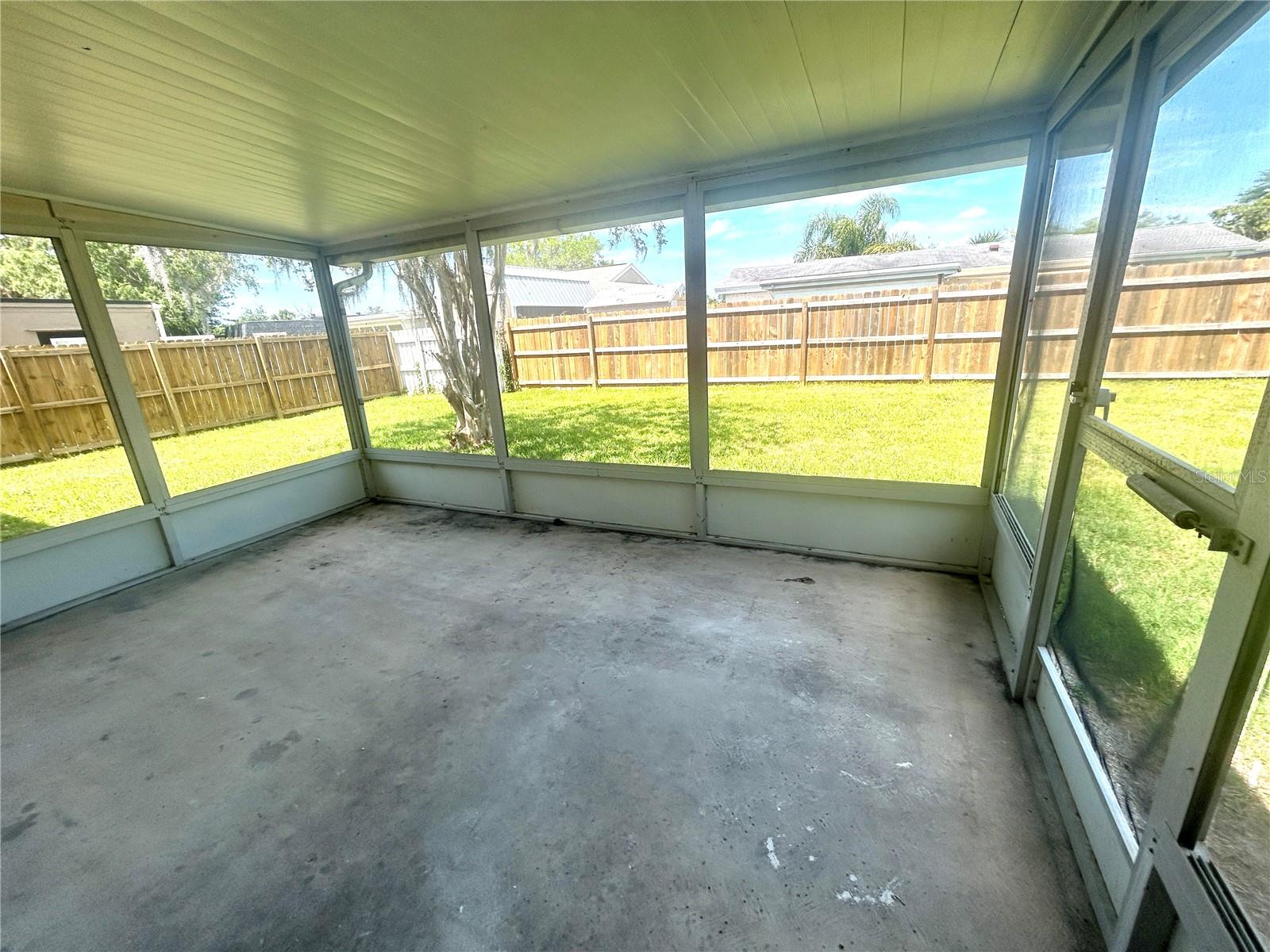 BEACON SQUARE - Residential Lease