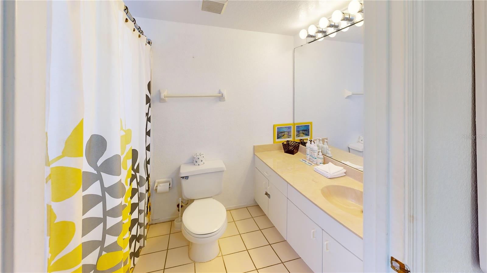 VILLAGES AT MANGO KEY PH 1A THE - Residential